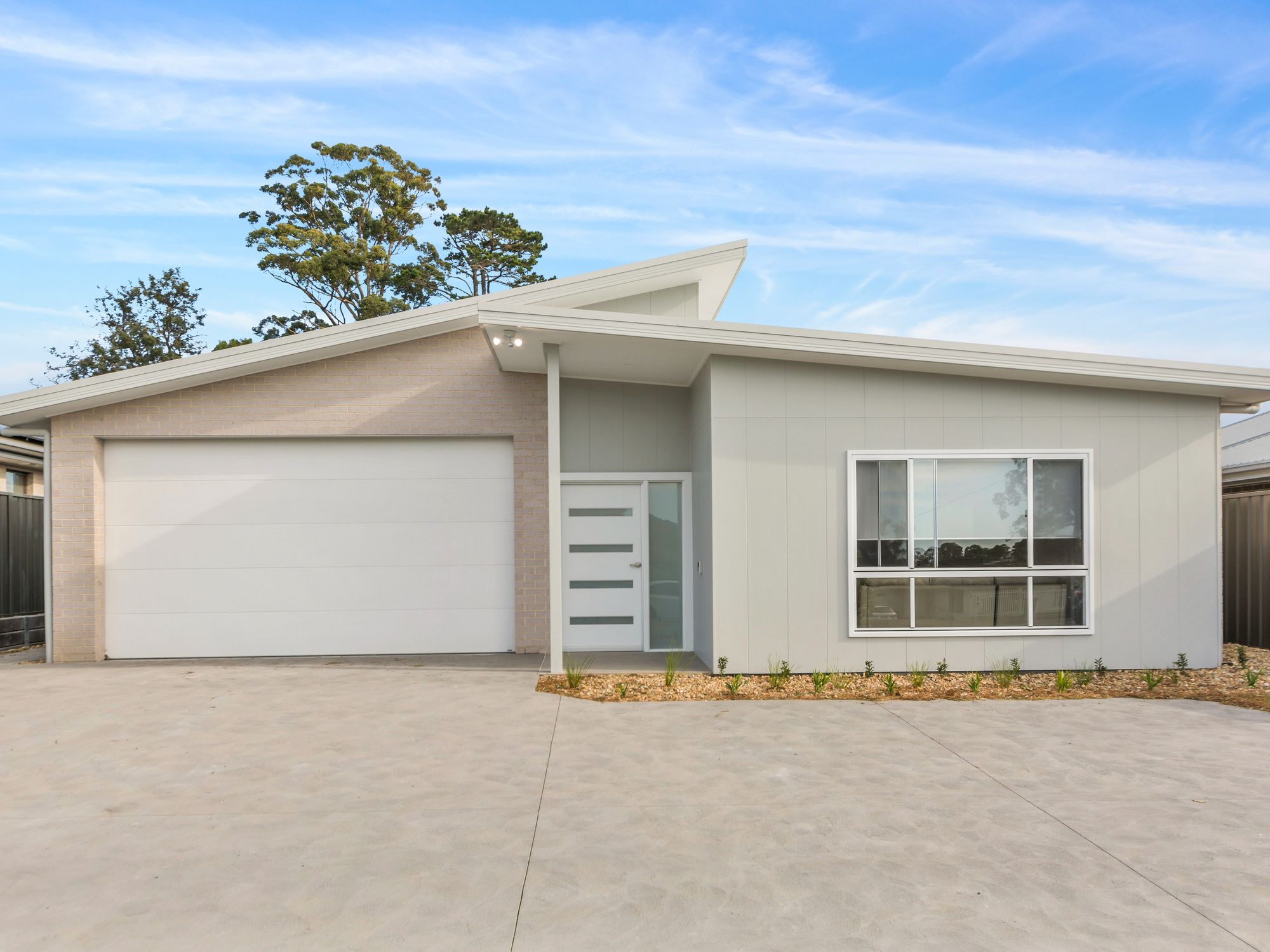 001 Open2view_ID895154-304_Princes_Highway