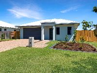 13 Pepperbush Facade