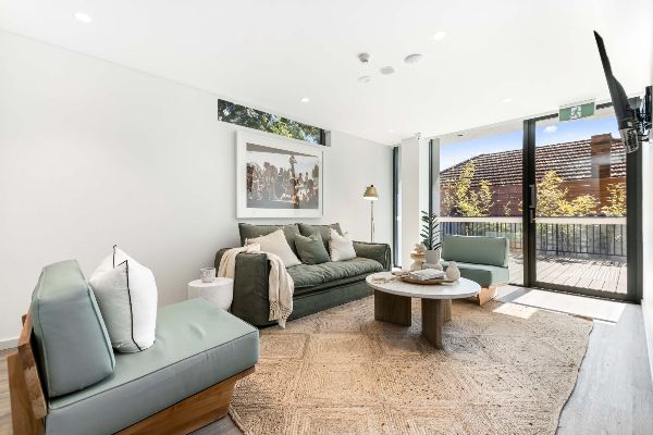 65cc3ff67619d5f16c683320 01 high