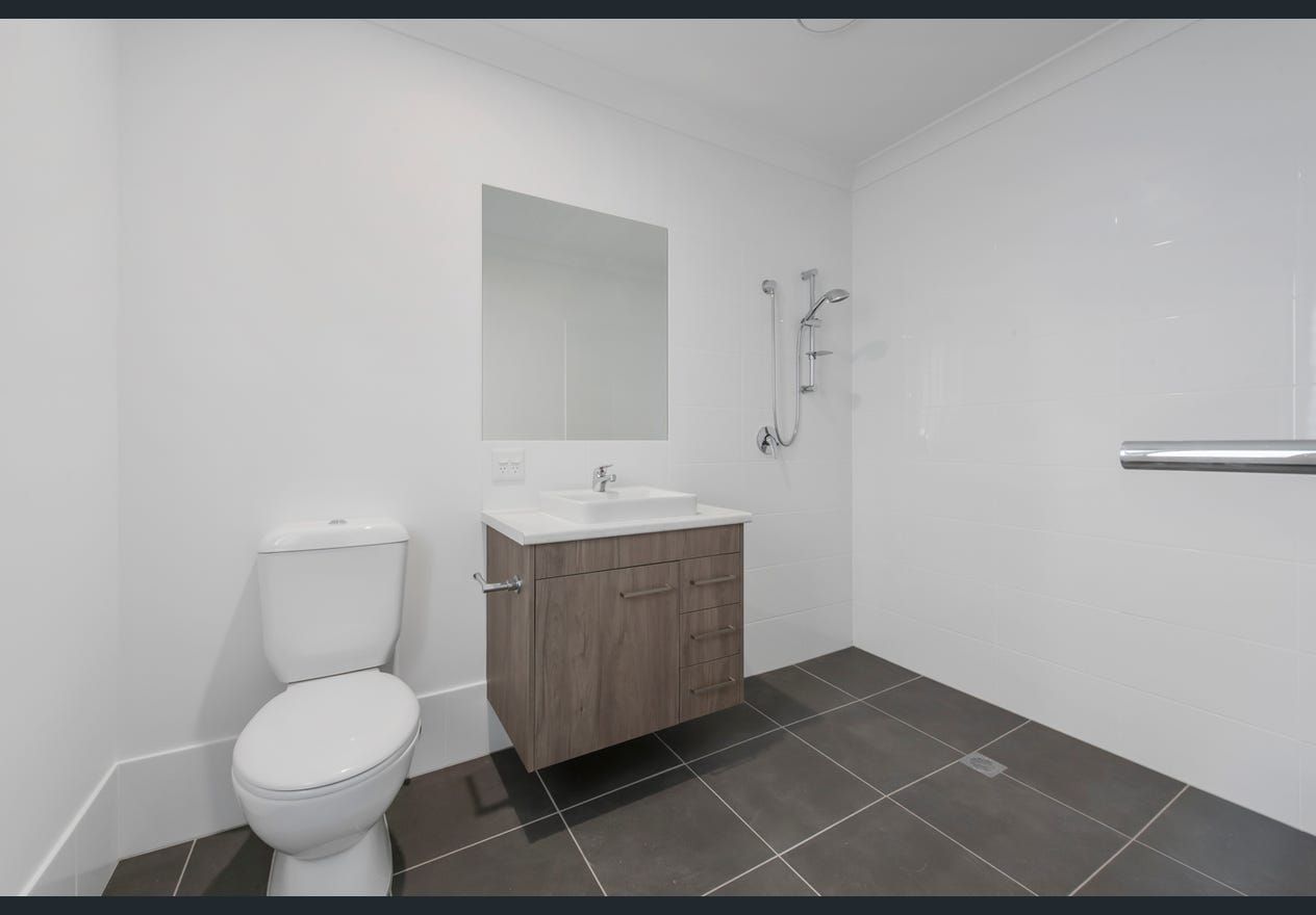 Highland Ave Bathroom