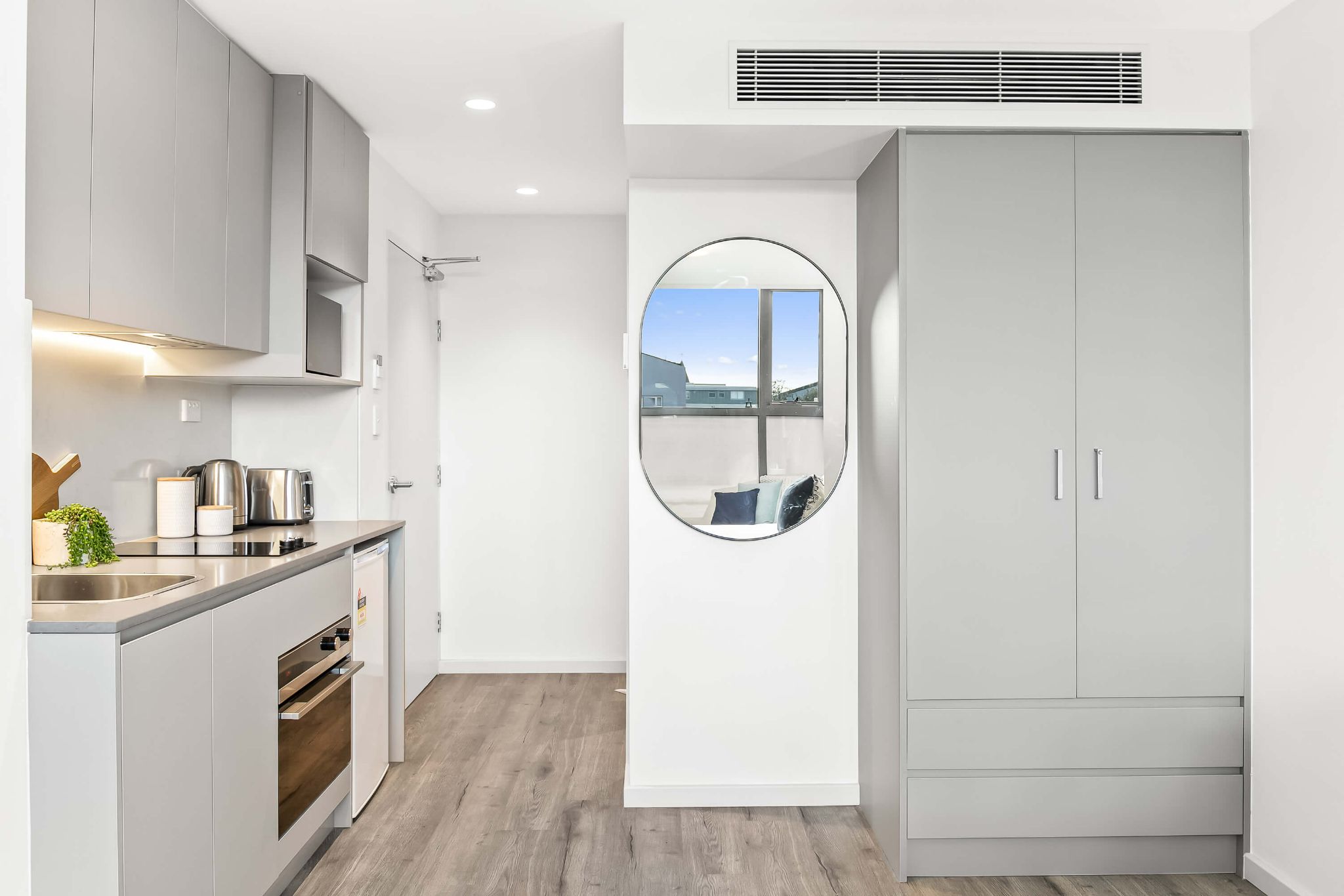 65cc3fd787f659cc3e54c50d 09 high