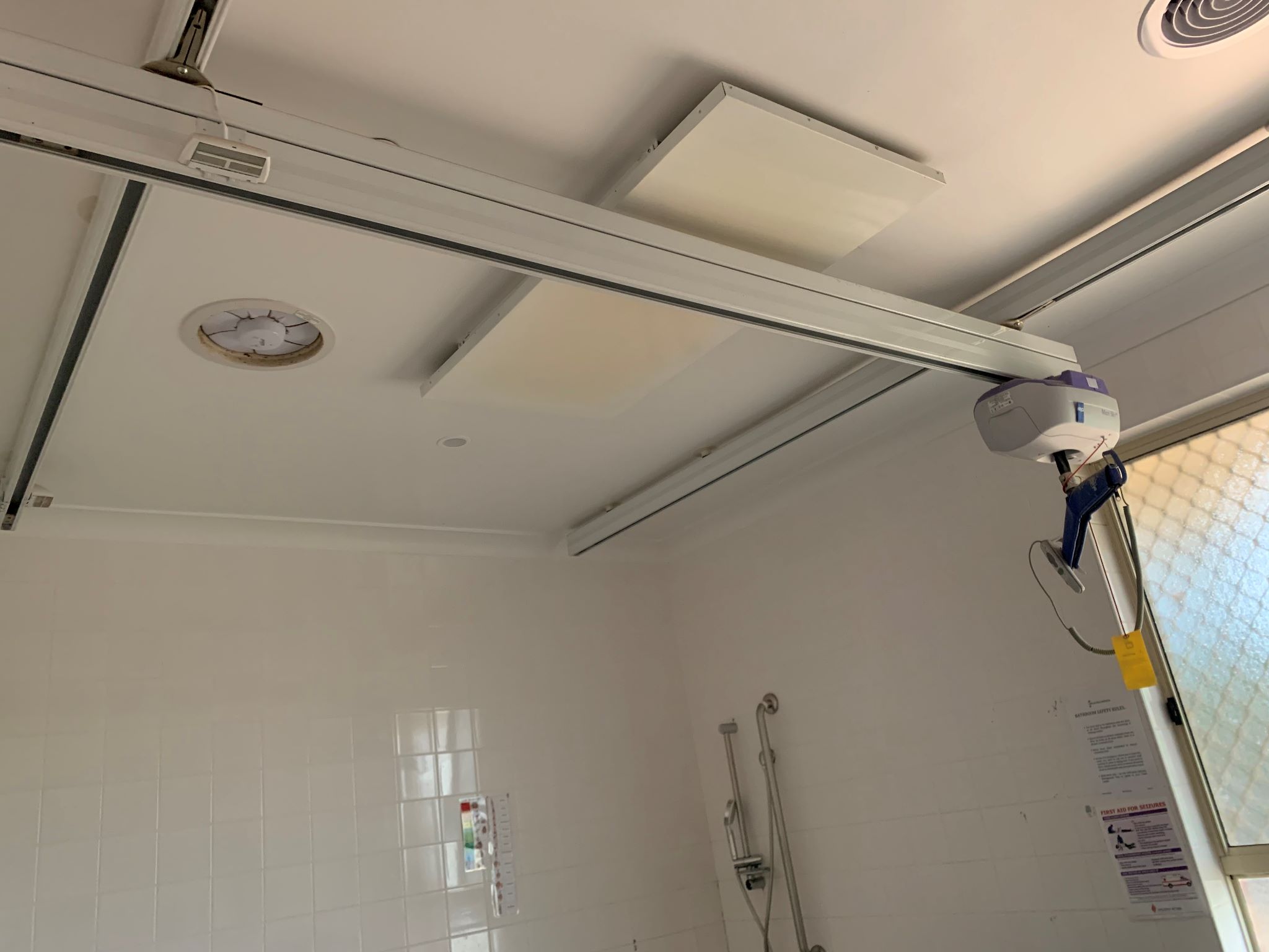 NSWRM B Bathroom Hoist