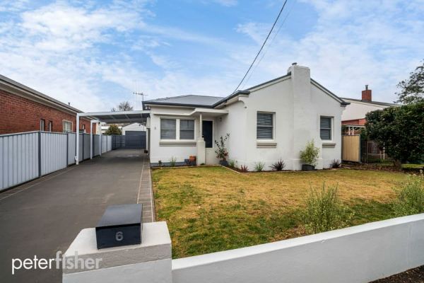 6 Front of the house