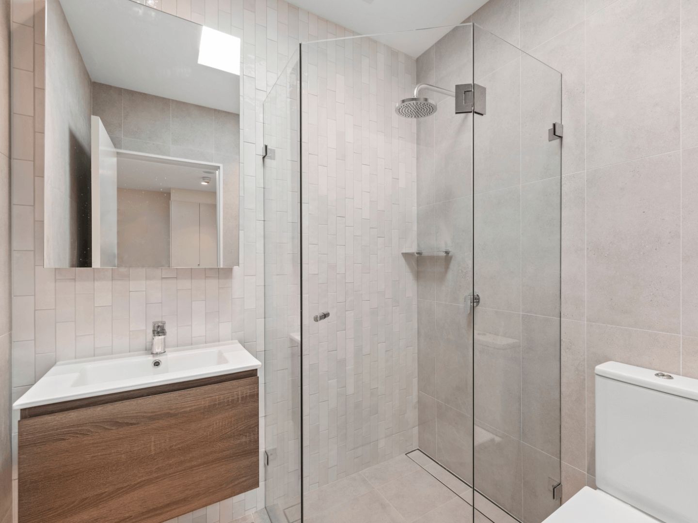 64658872118965f768ec3009 Erksineville SIL studio bathroom (1)