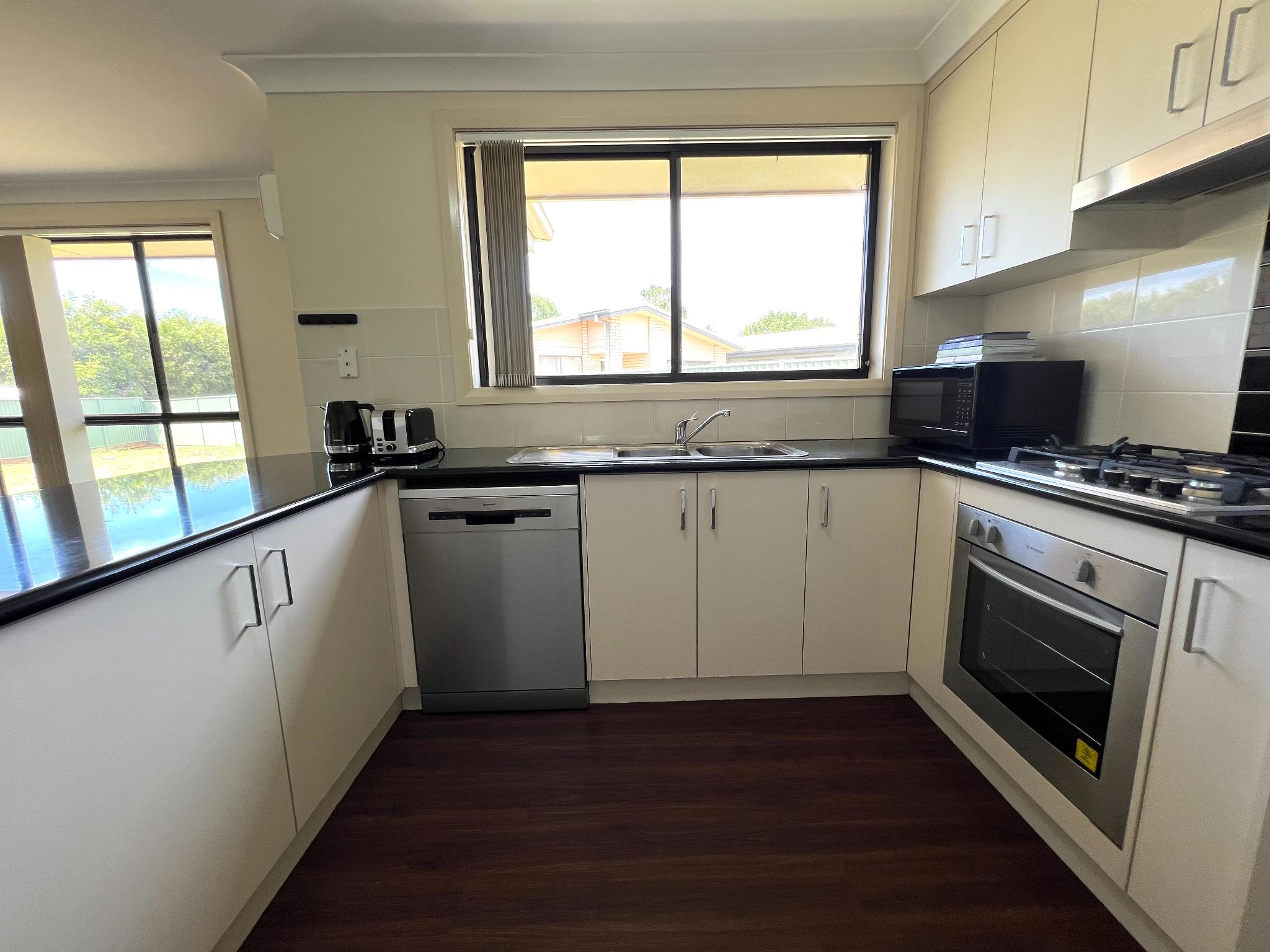 25F8B972 02DA-4E32-8F34-DE36A2925E0F