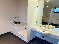 Pic17 Single Bath laundry