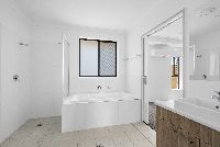 009 Open2view_ID907246-38_Edinburgh_Crs__Gleneagle