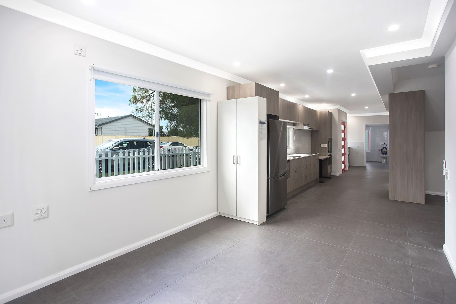 006 Open2view_ID811880-697A_Main_Road