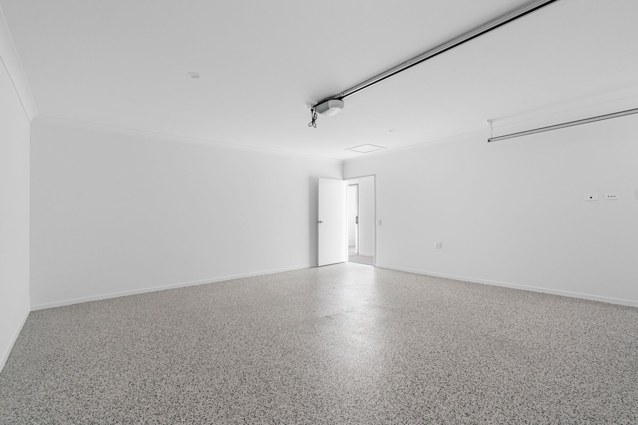 011 Open2view_ID907246-38_Edinburgh_Crs__Gleneagle