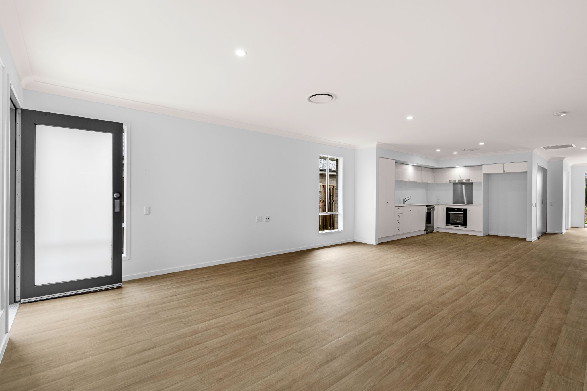 002 Open2view_ID900076-11_Cypress_Circuit_Fernvale