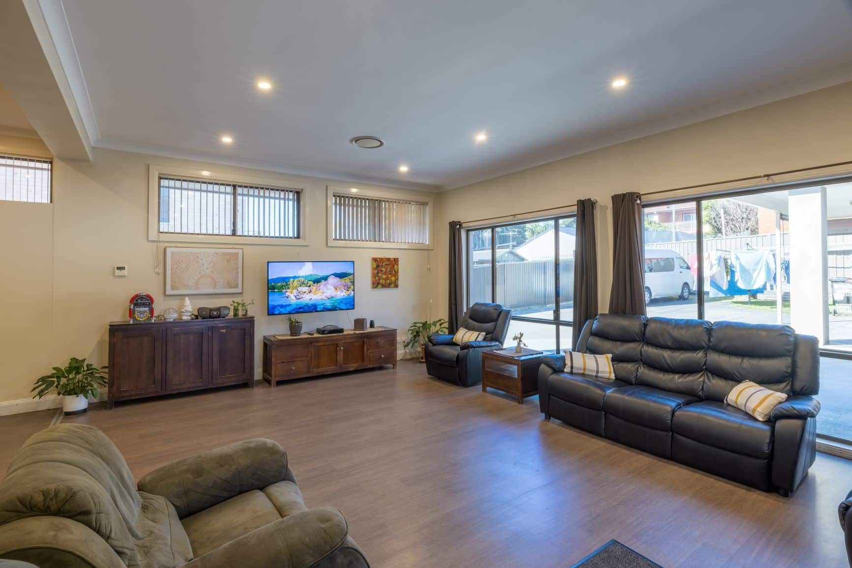 Canterbury 0322-living-room