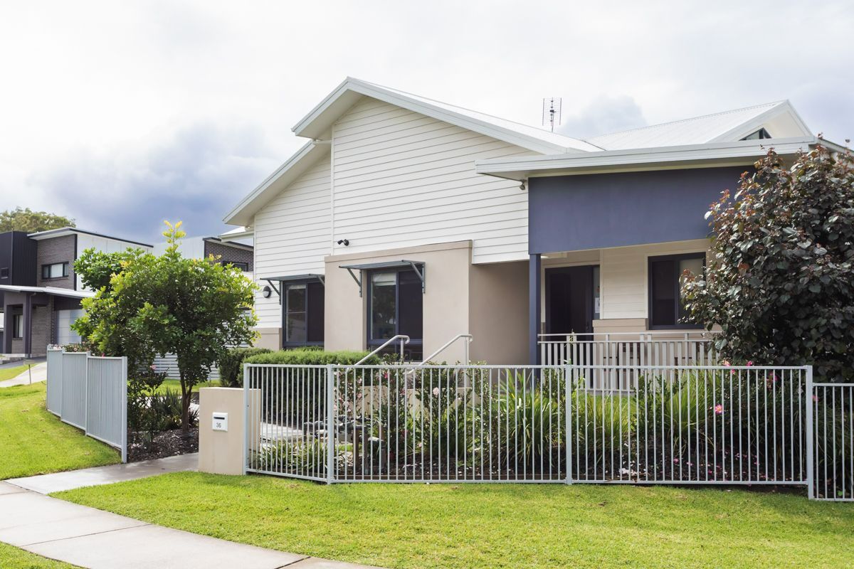 SIL034 Corlette-Front(LR)-0002