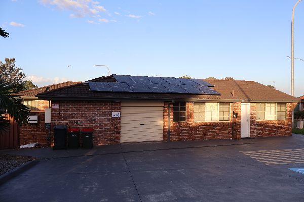 Eschol Park Front  1)