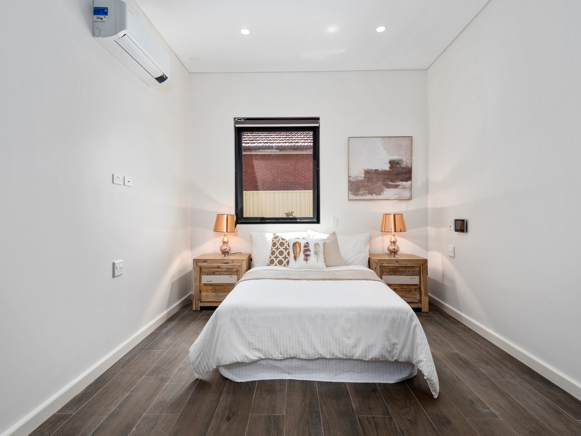 022 Open2view_ID797306-78_Newton_Road