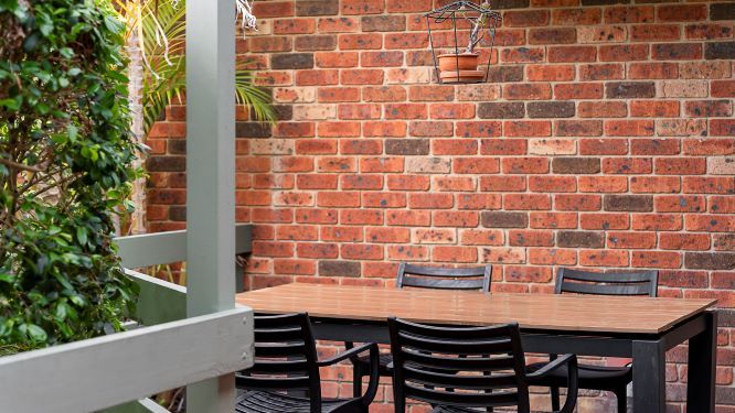 Tumbi Umbi outdoor dining small