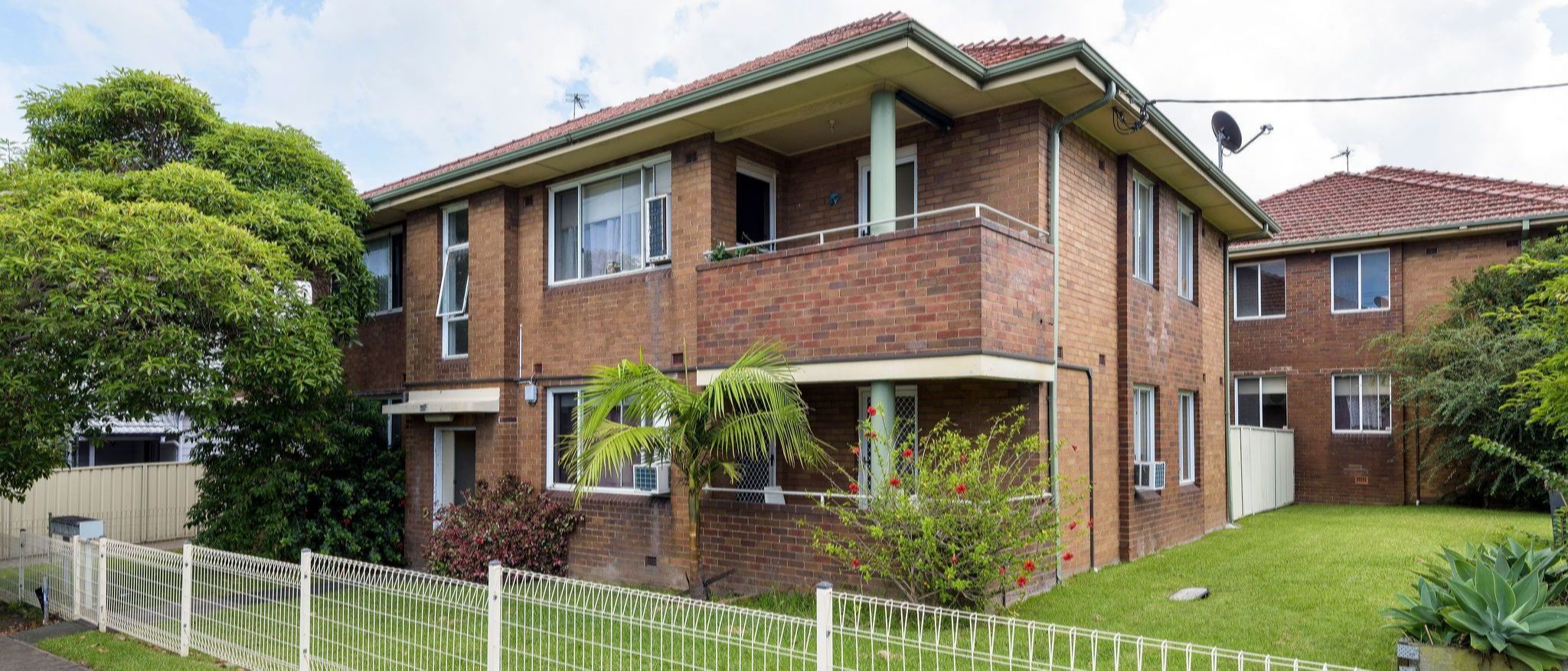 SIL012 LR-MAYFIELD2-front 2