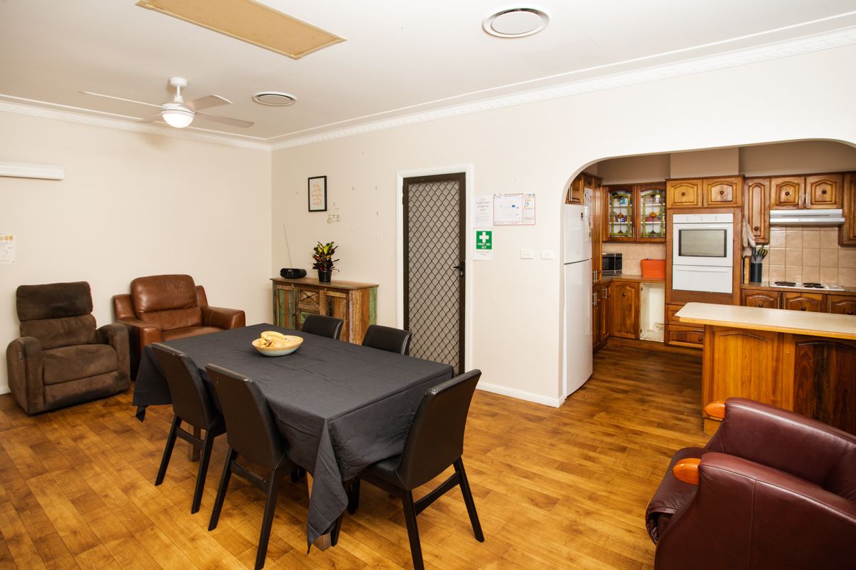 SIL0029 LR_Bilba  Crescent, Maryland_ Shared Living Room-6354