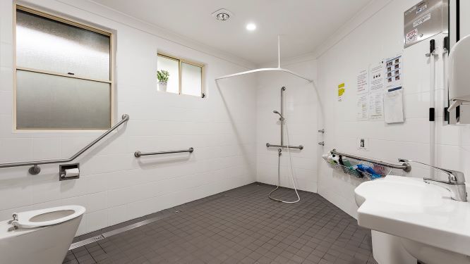 Tumbi Umbi bathroom small