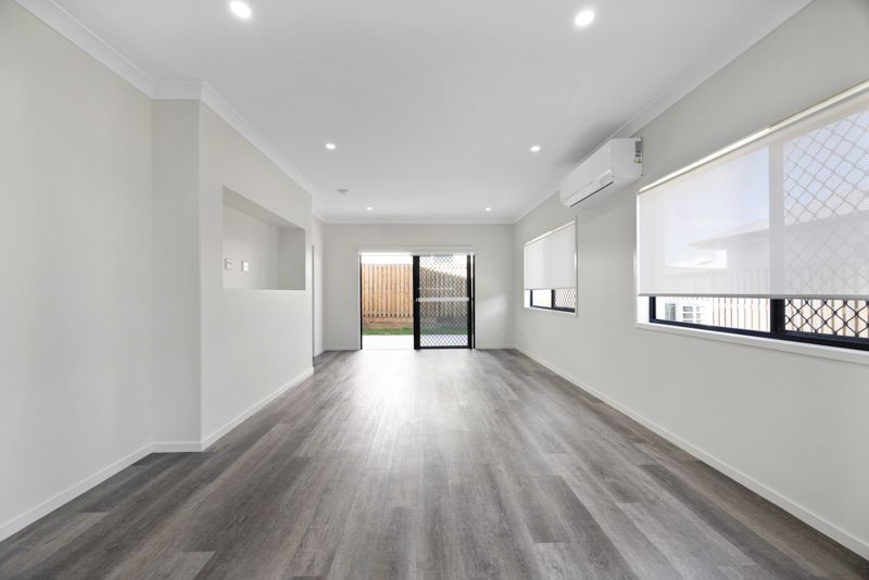 12   Chenoweth Dve 39 - Dining to Patio