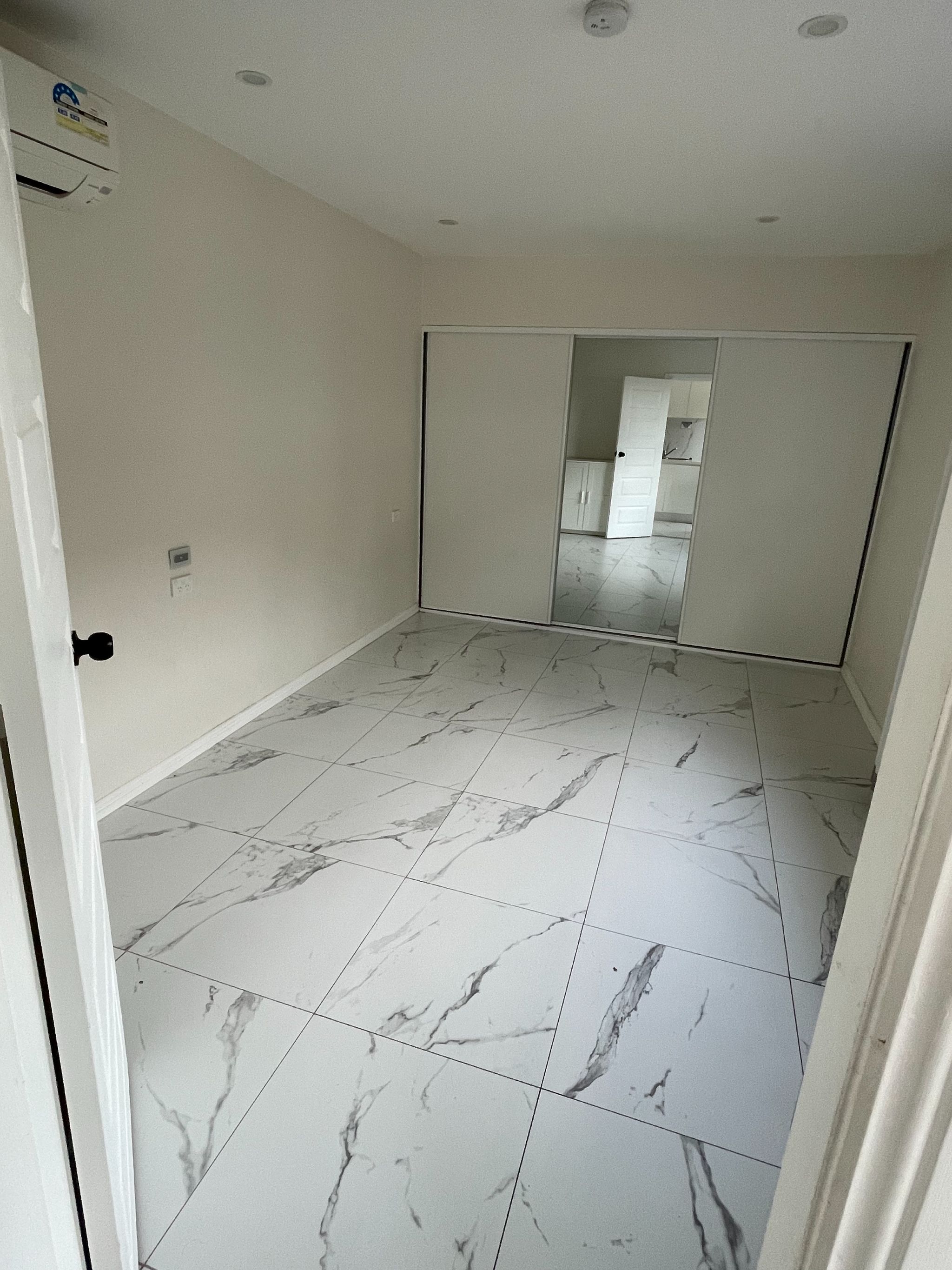 55E82728 3E08-46AE-AF32-410B2D5F76AD