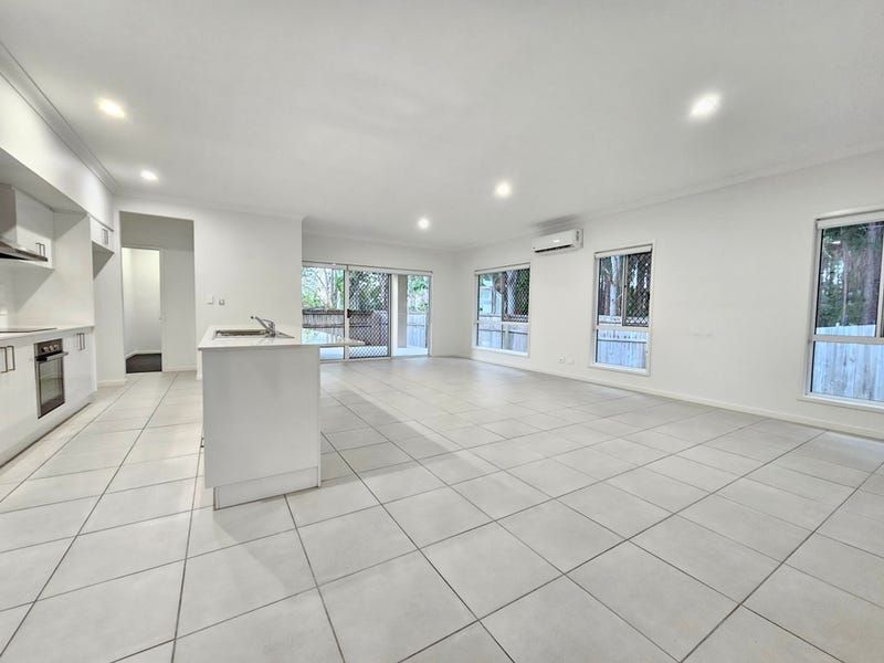 Family Dining Kitchen 1