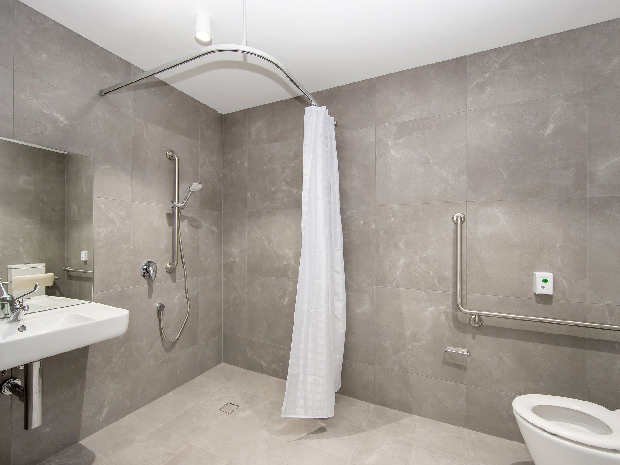 002 Open2view_ID879397-15_Lawson_Street