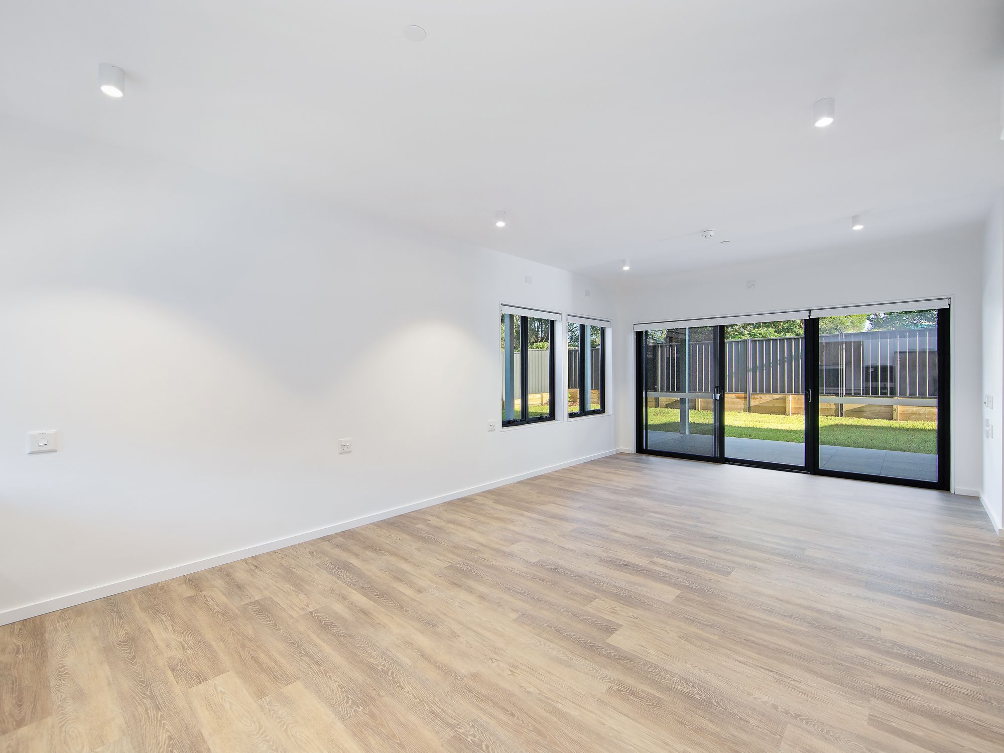 009 Open2view_ID879397-15_Lawson_Street