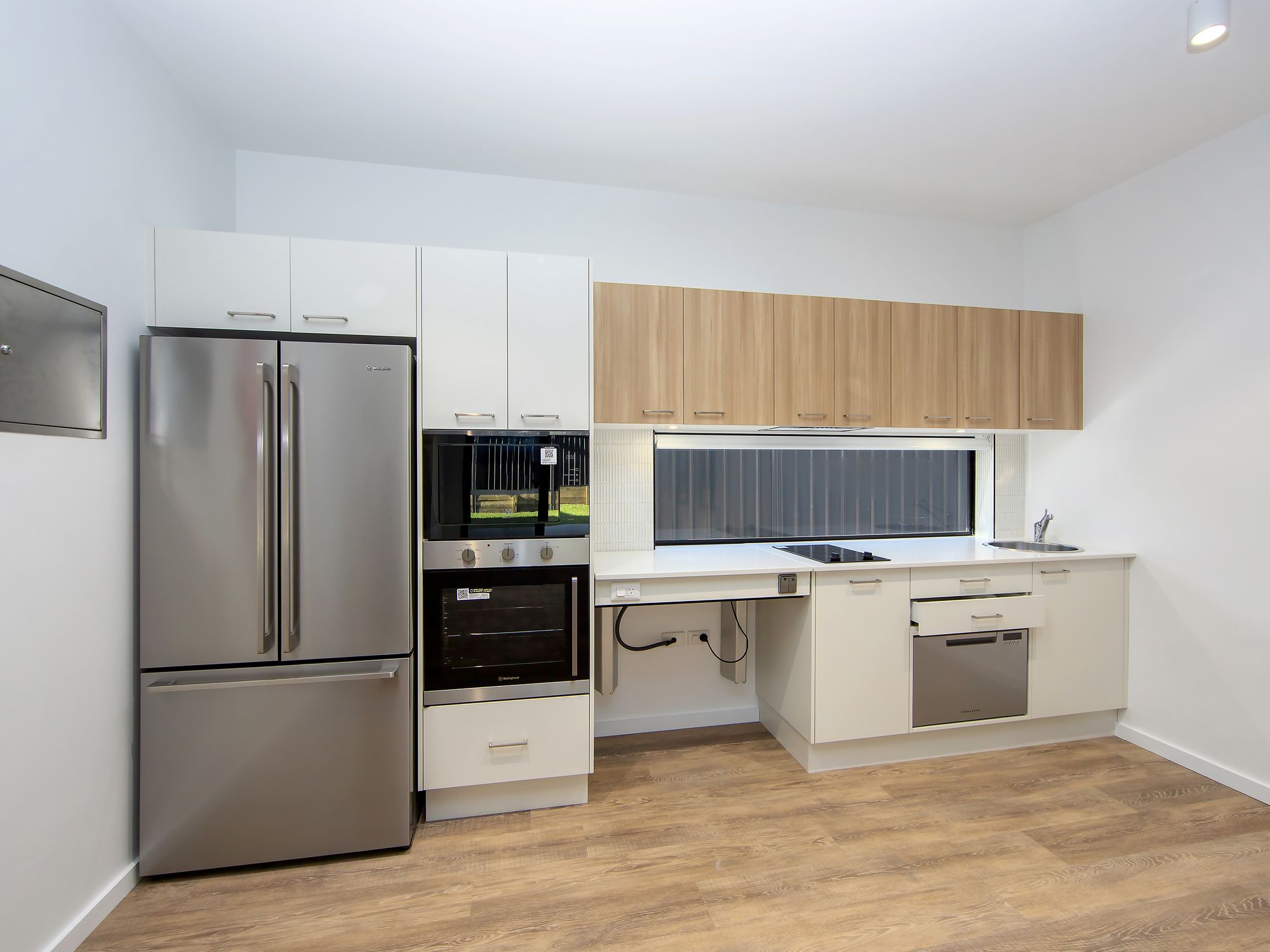 008 Open2view_ID879397-15_Lawson_Street