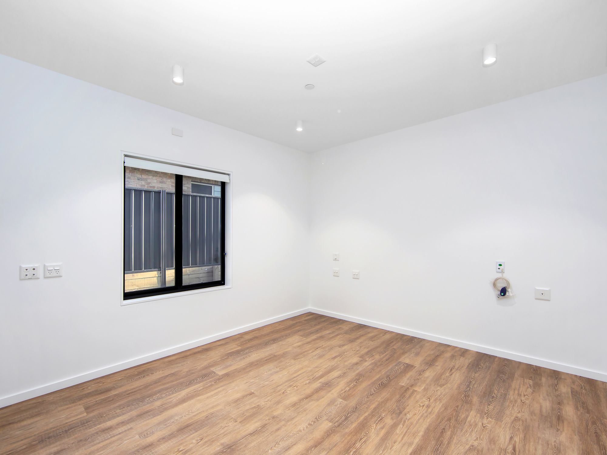 003 Open2view_ID879397-15_Lawson_Street