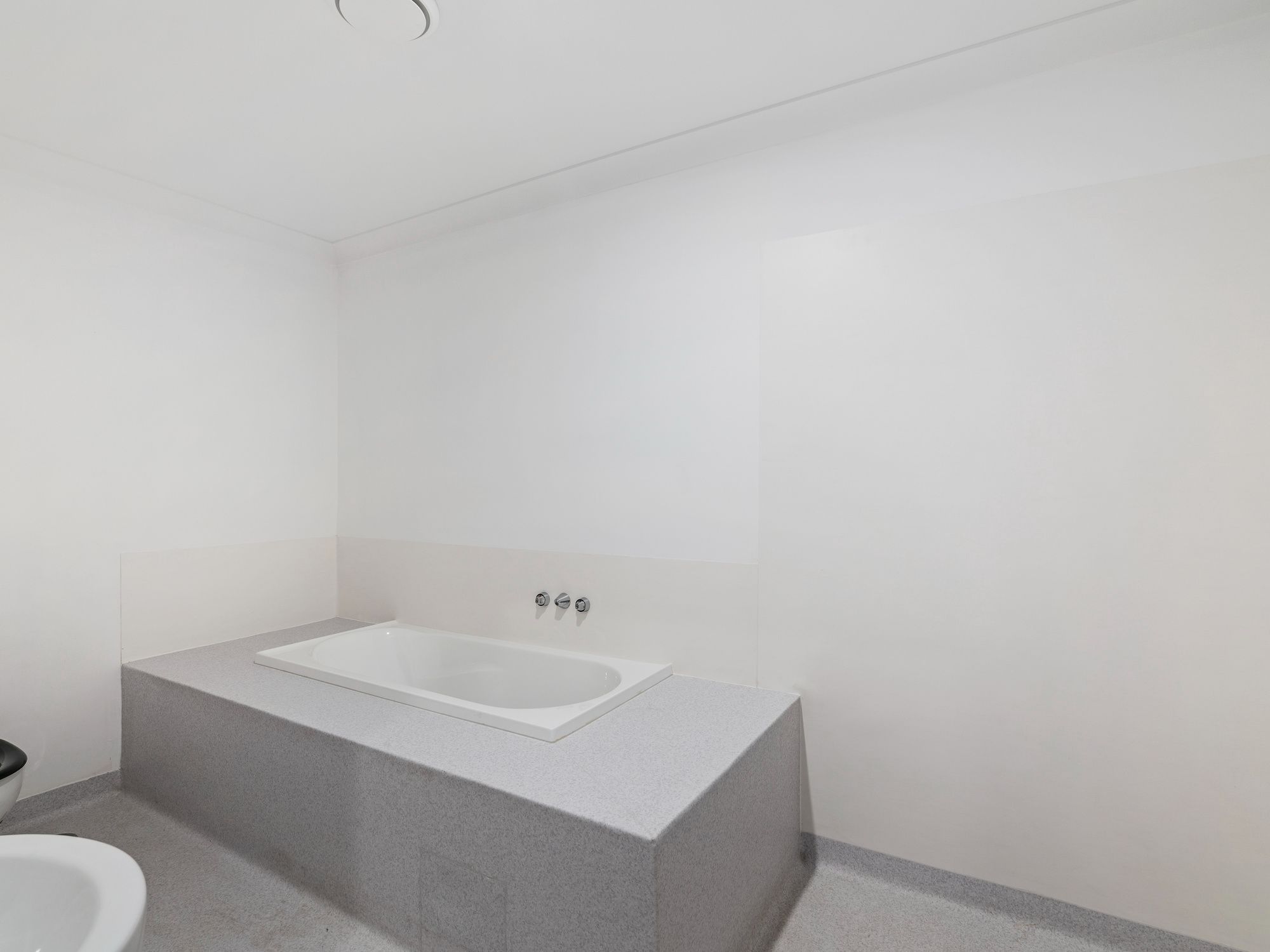 005 Open2view_ID868359-1_54_Montana_Circuit