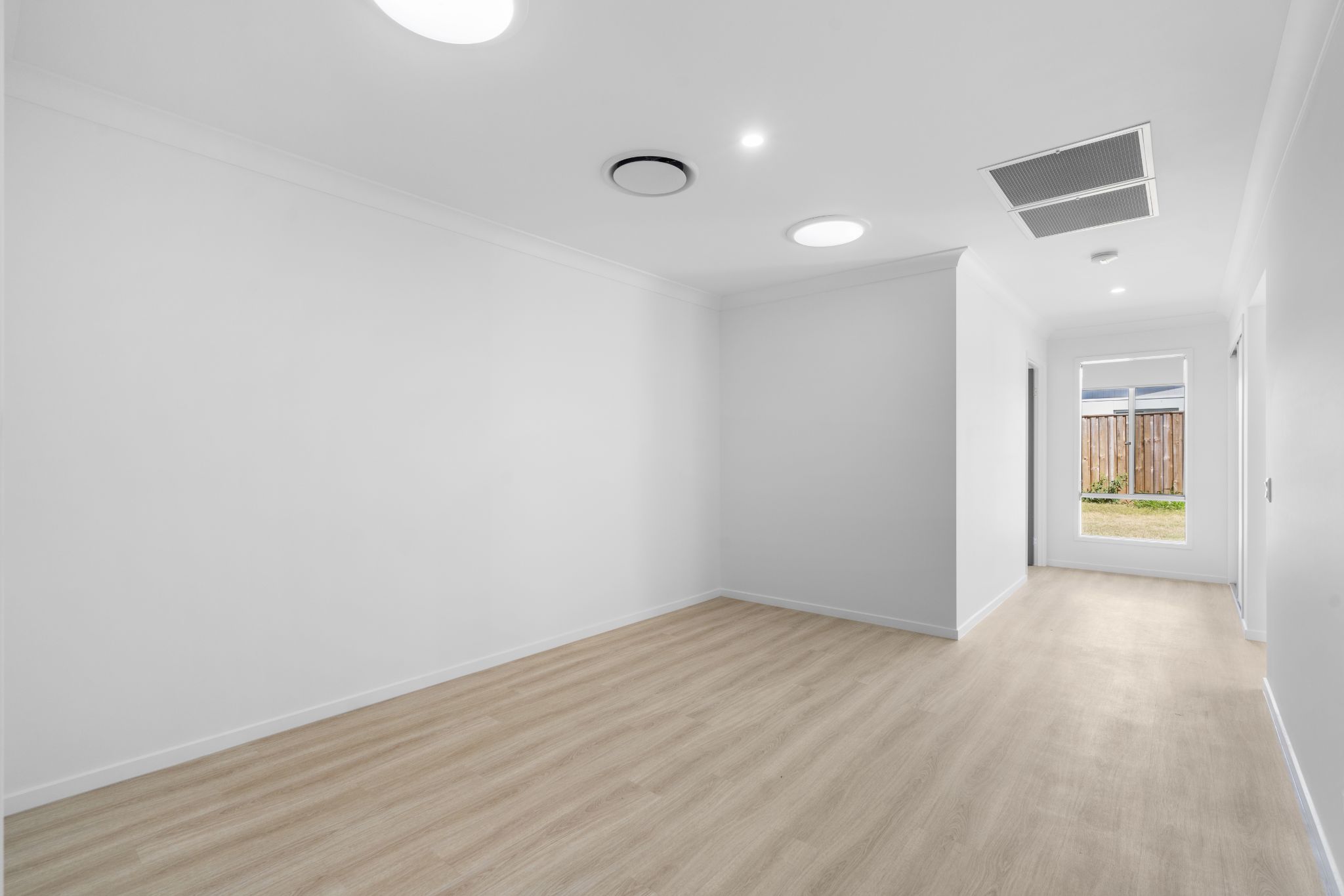 005 Open2view_ID907243-19_Brookvale_Street__Chambers_Flat