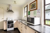 06 SILL026_LR_windale_shared kitchen