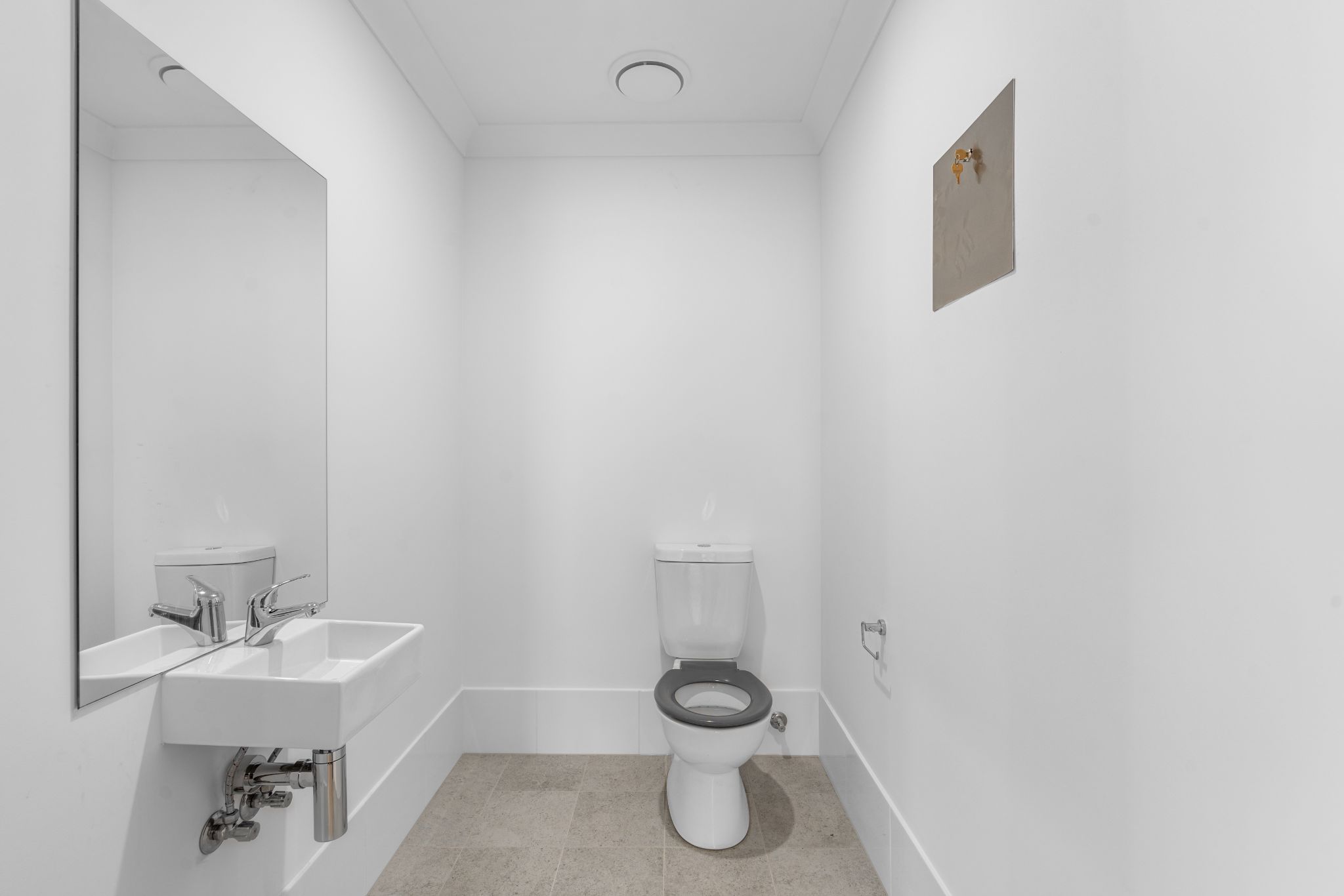 013 Open2view_ID907243-19_Brookvale_Street__Chambers_Flat