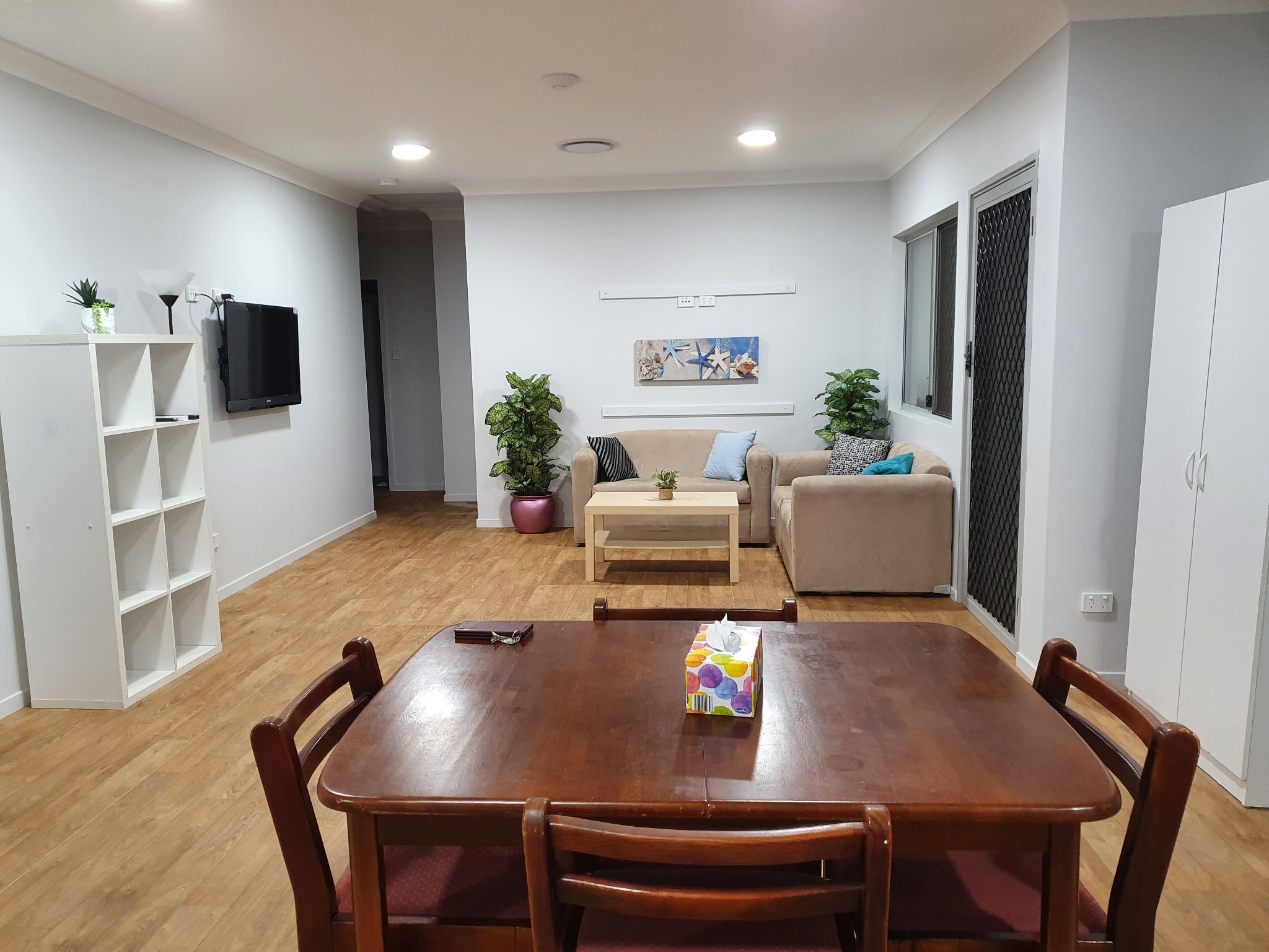 House 3 Dining   Lounge