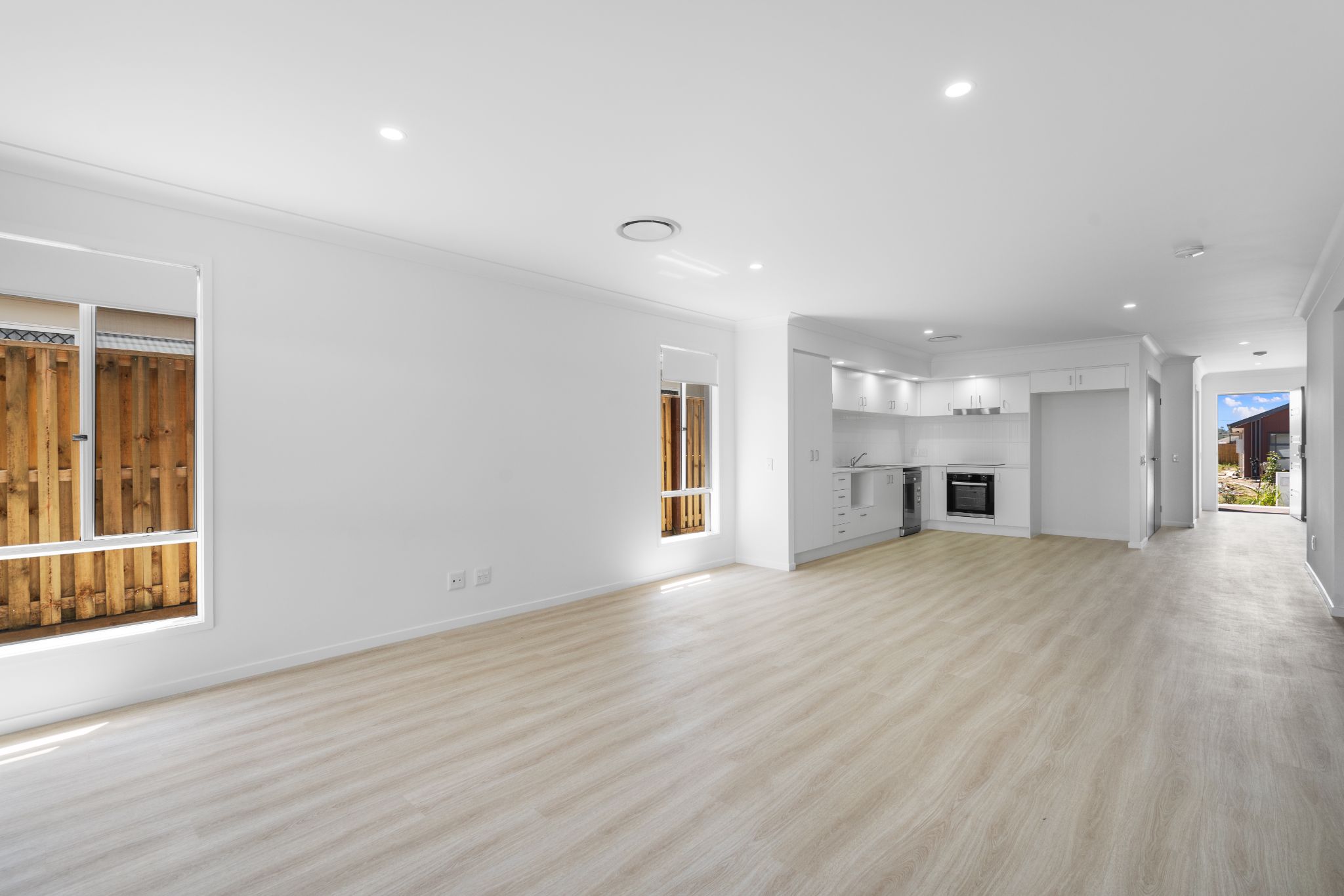 003 Open2view_ID907243-19_Brookvale_Street__Chambers_Flat