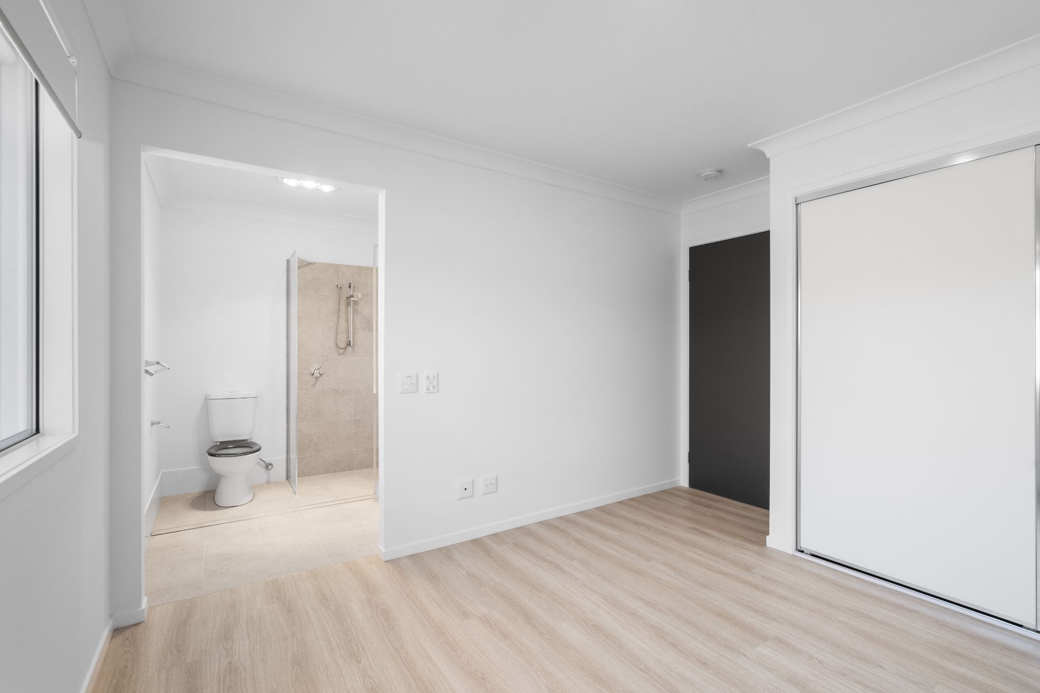 006 Open2view_ID907243-19_Brookvale_Street__Chambers_Flat