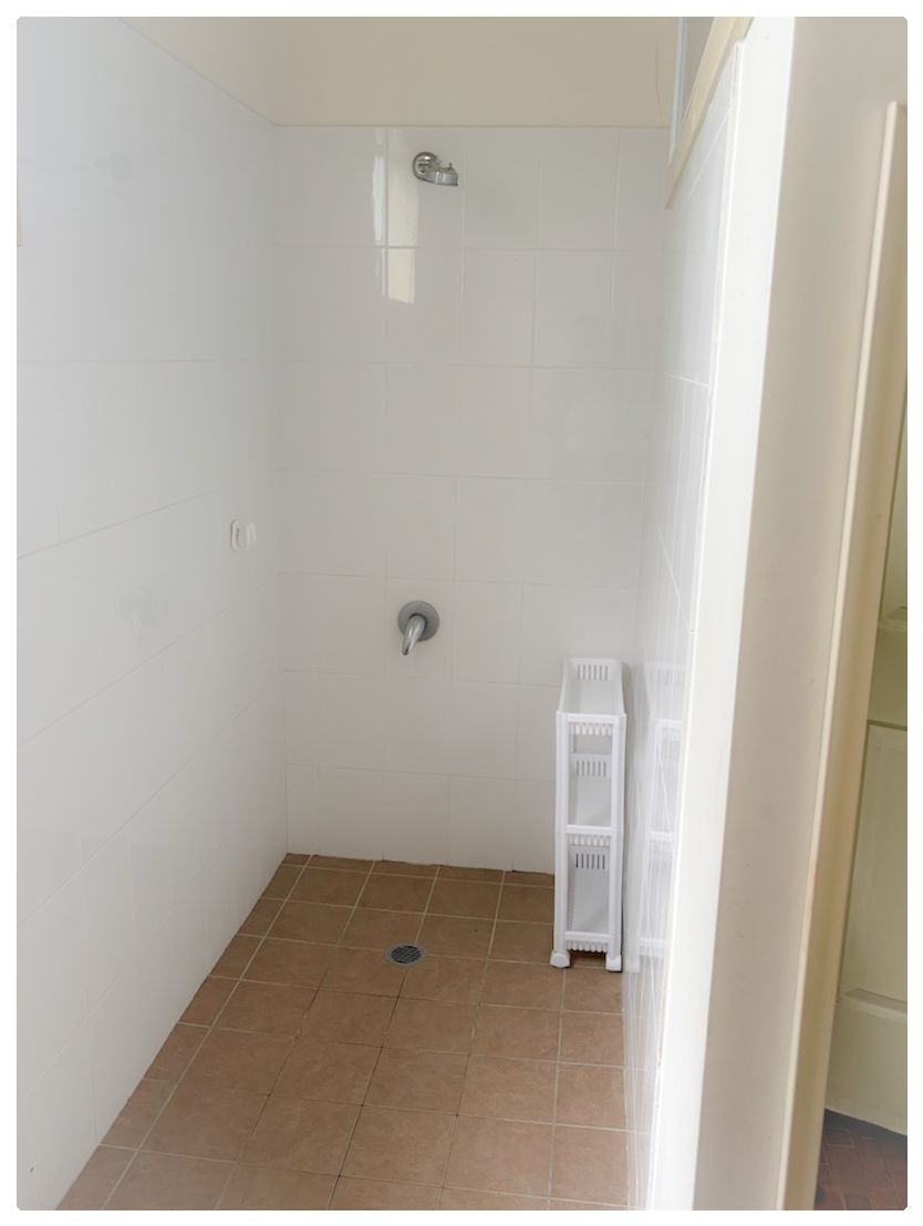 Brunker Self Contained Shower area