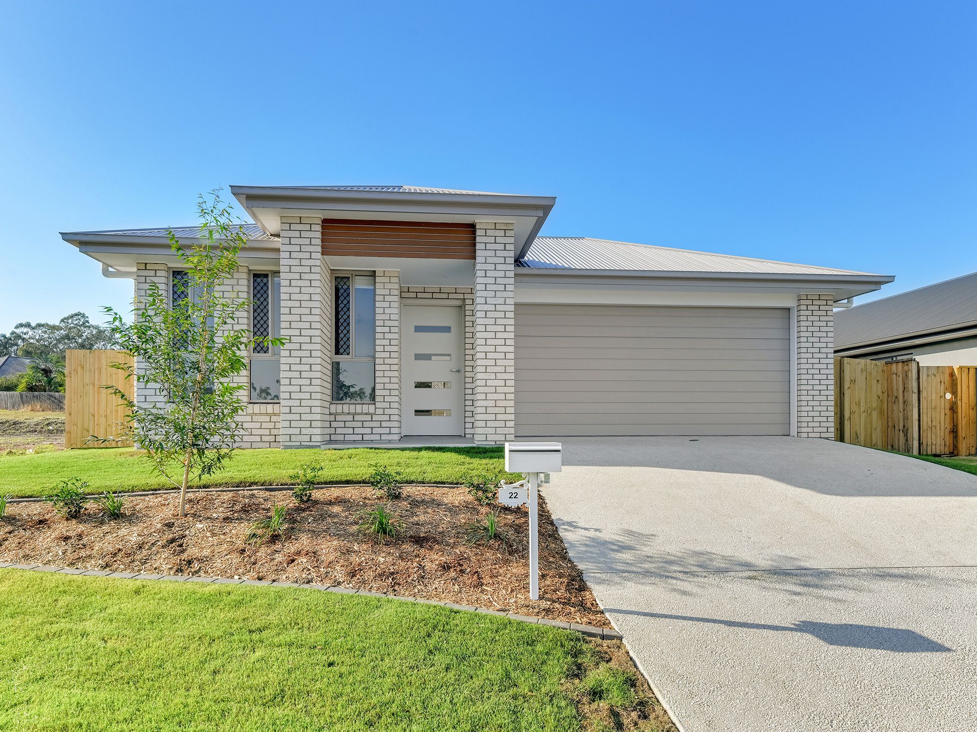 1   Alexander Pl 22 - Front