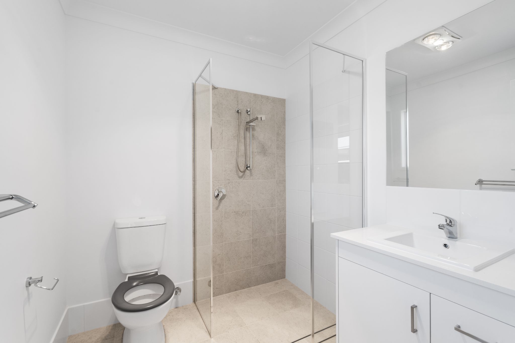 007 Open2view_ID907243-19_Brookvale_Street__Chambers_Flat