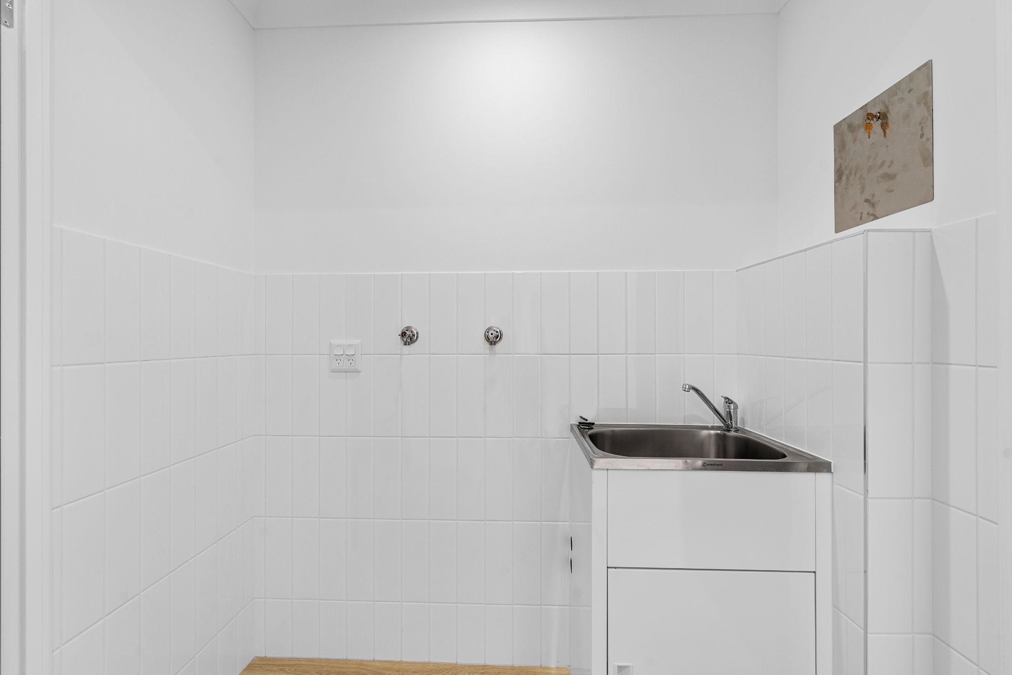 014 Open2view_ID907243-19_Brookvale_Street__Chambers_Flat