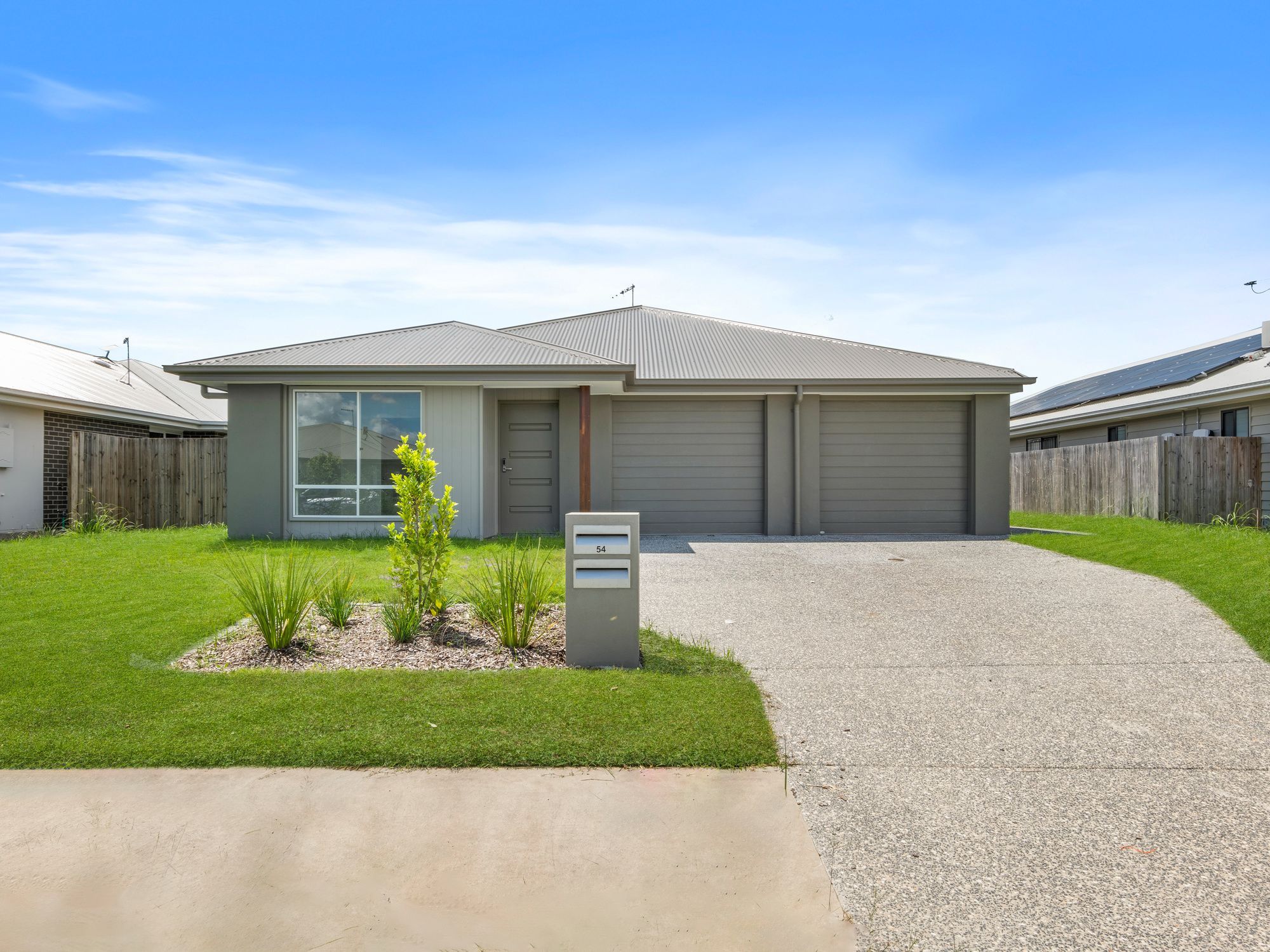 008 Open2view_ID868359-1_54_Montana_Circuit