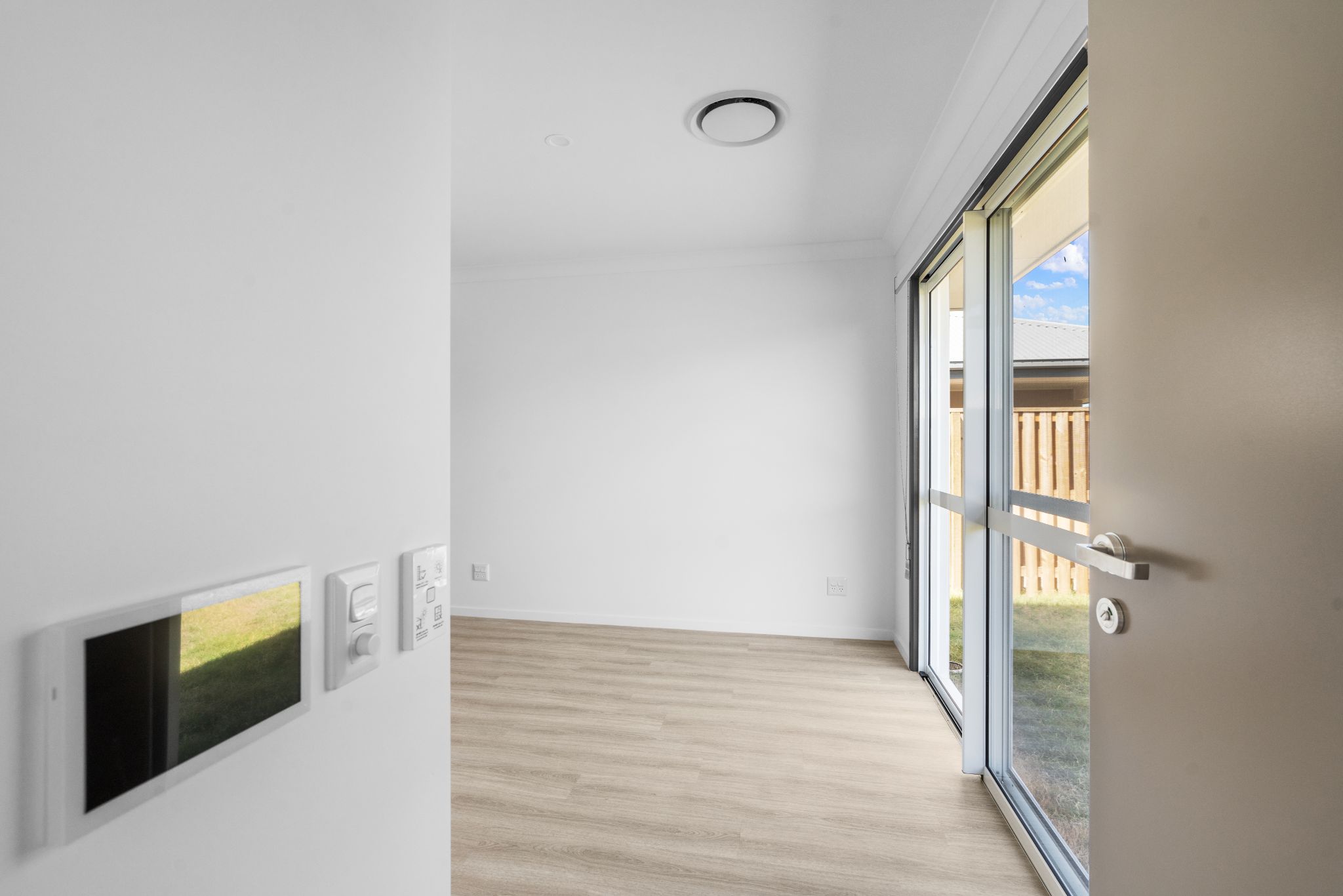 010 Open2view_ID907243-19_Brookvale_Street__Chambers_Flat