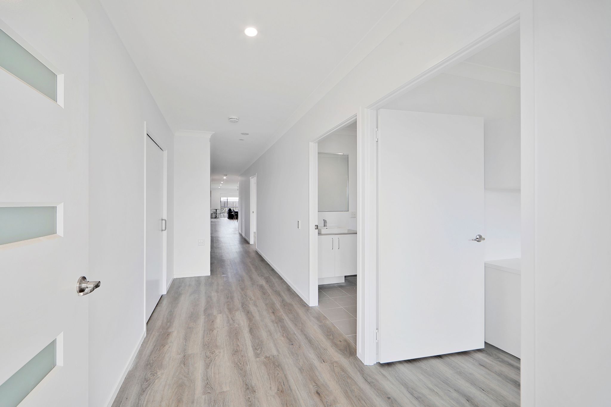 15   McCarthy Rd 162a - Hallway