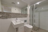 Ground Floor Unit   6)