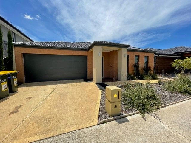 Roxburgh Park   Facade