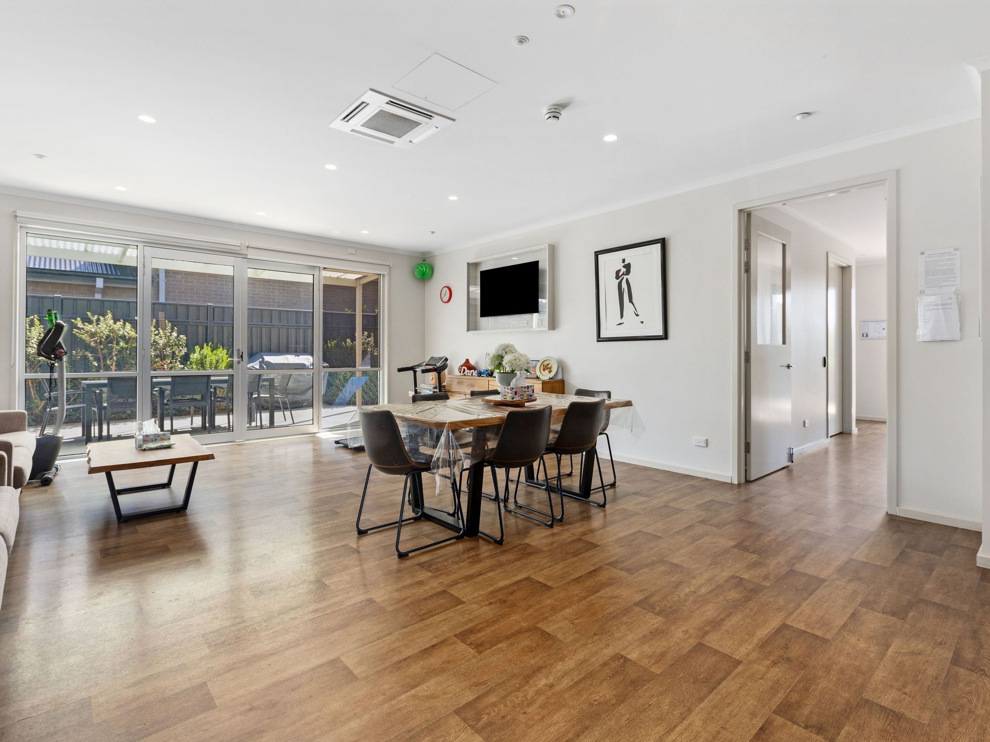 005 Open2view_ID876659-37_Tussock_Drive