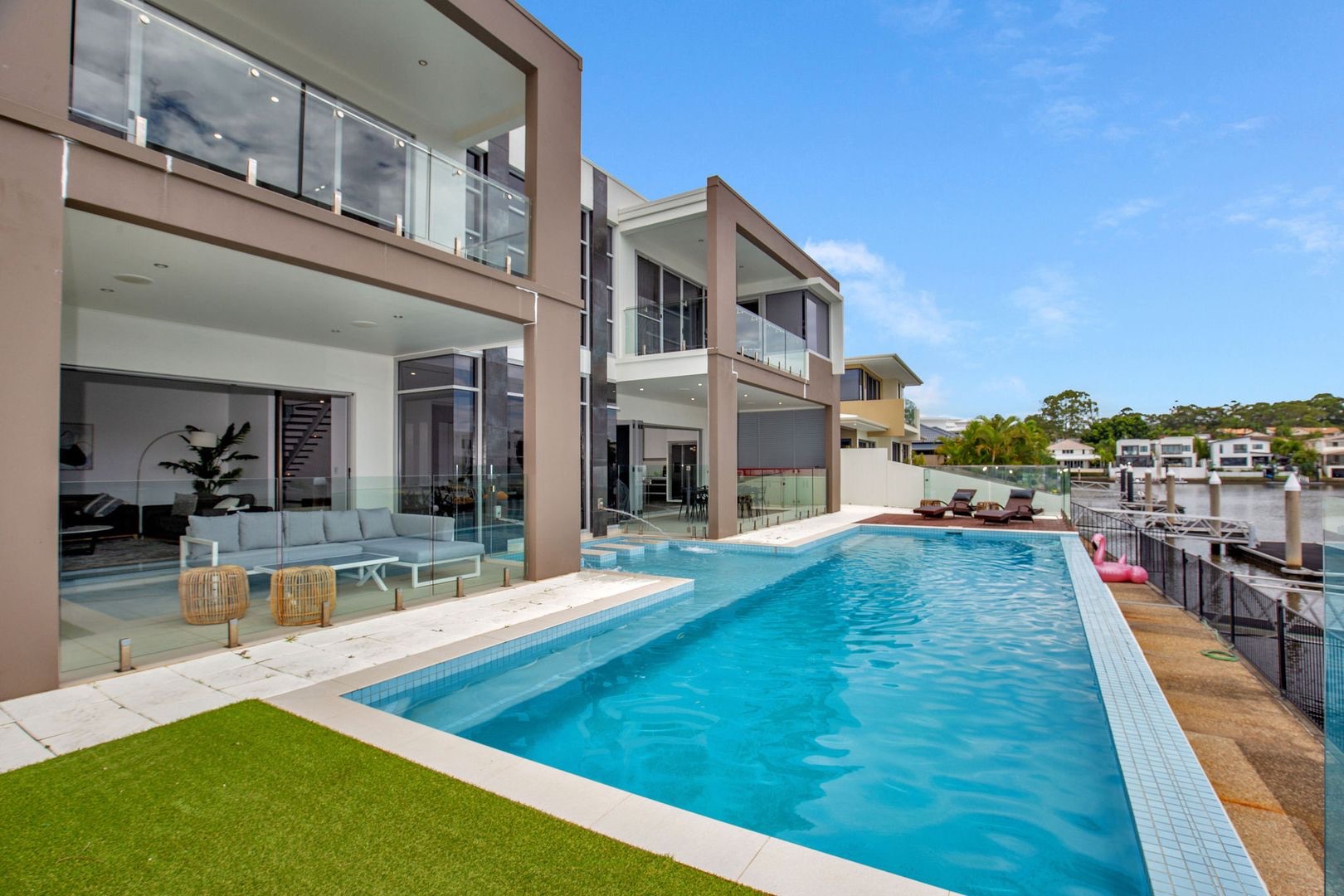 16352054 1_1_230301_044721-w2048-h1365