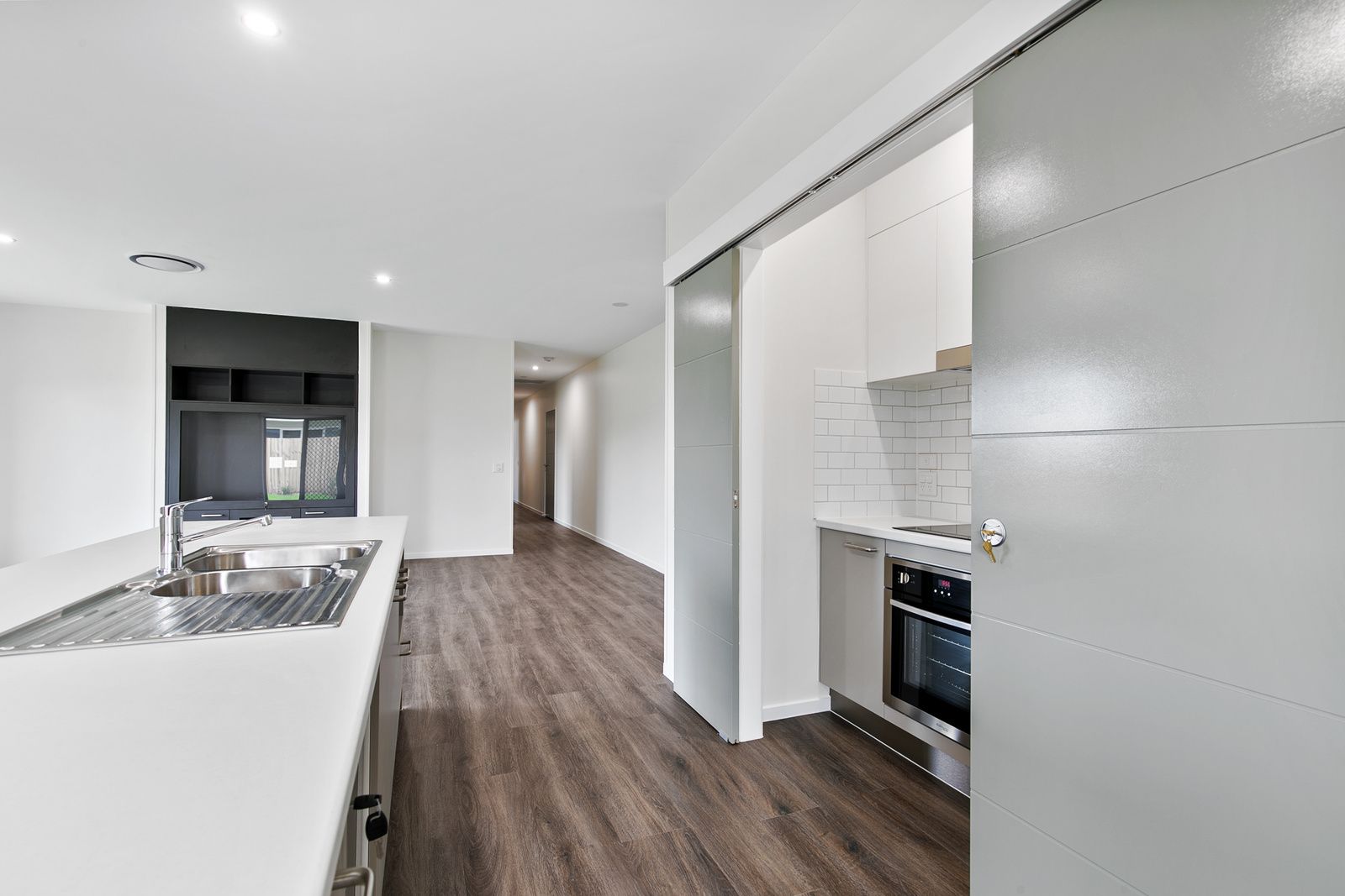 013 Open2view_ID757711-1_Forbes_Court