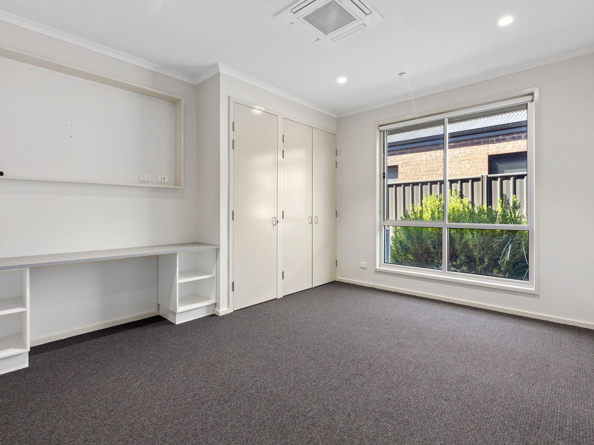 001 Open2view_ID876659-37_Tussock_Drive