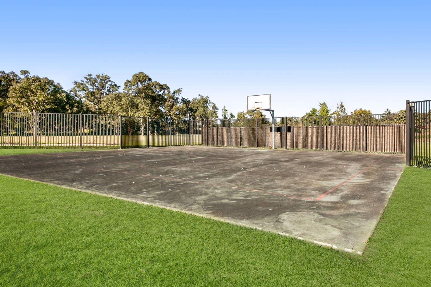 Berkshire Park-0429-Basketball-court